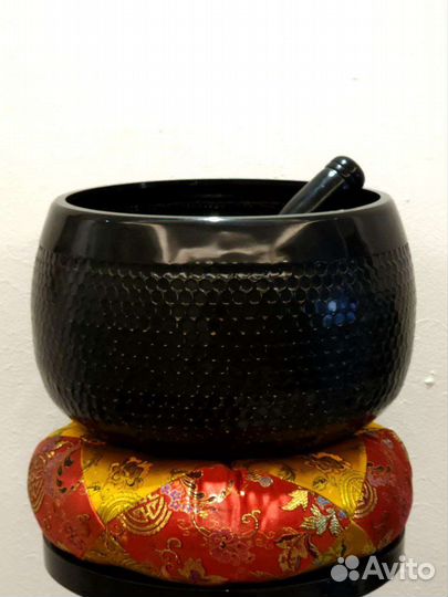 Большая храмовая японская поющая чаша