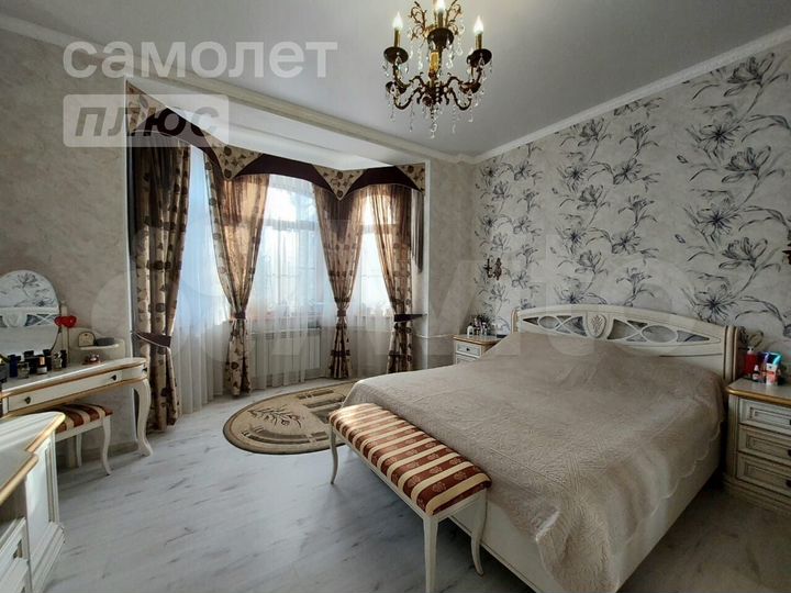 3-к. квартира, 92 м², 3/5 эт.
