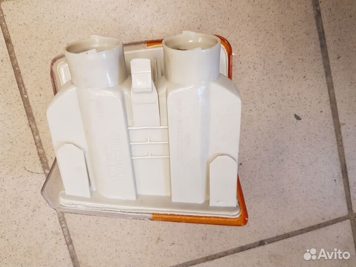 Указатель поворота правый ж/б volvo 740/760 89