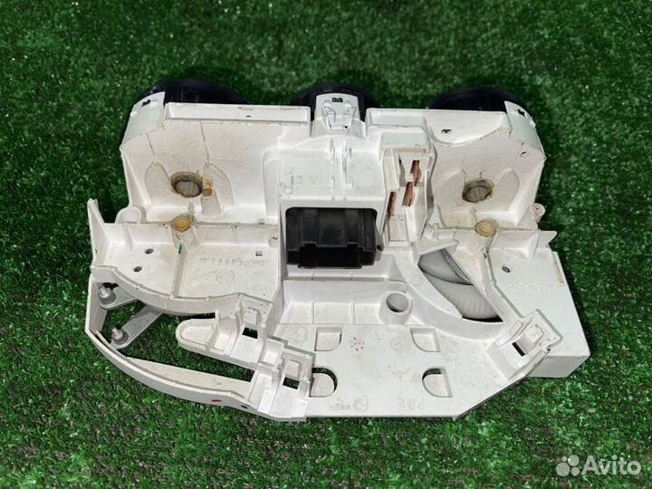 Блок управления отопителем Vw Passat (B5) Skoda