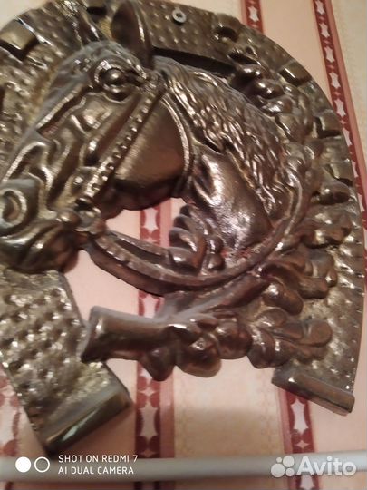 Барельеф латунь «Подкова на счастье»