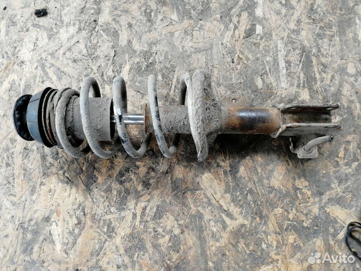 Стойка передняя левая шевроле лачетти