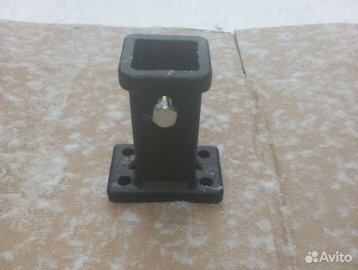 Фаркоп для установки универсал. квадрата50х50мм