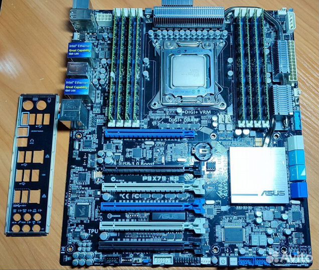 Asus P9X79 WS (LGA2011), Xeon E5-2689, 32 Гб озу
