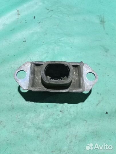 Подушка кпп Renault Logan