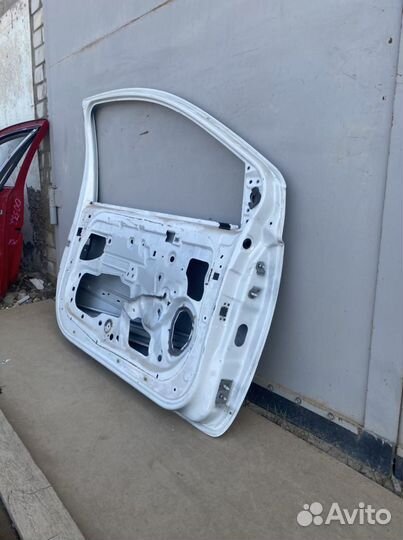 Renault Twingo передняя левая дверь