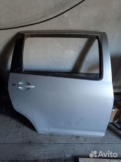 Дверь задняя правая боковая