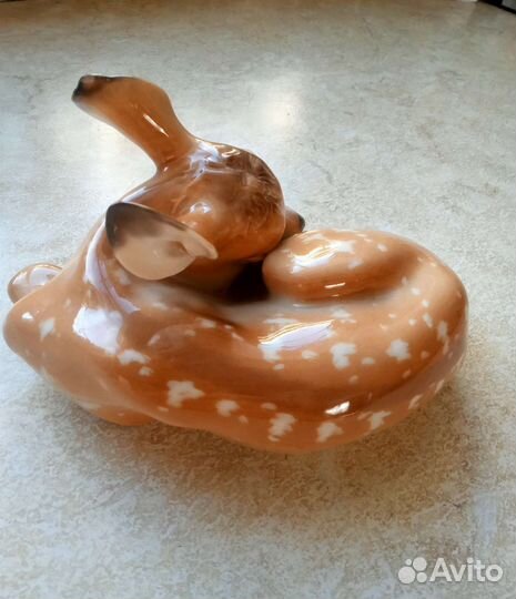 Статуэтка олененок