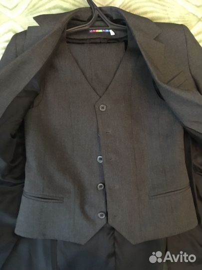 Костюм школьный тройка