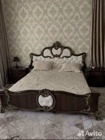 Спальный гарнитур