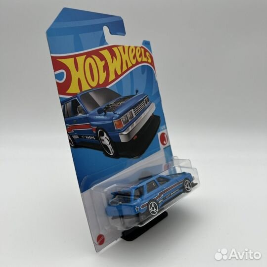 Машинка Hot Wheels Nissan Maxima Drift Car