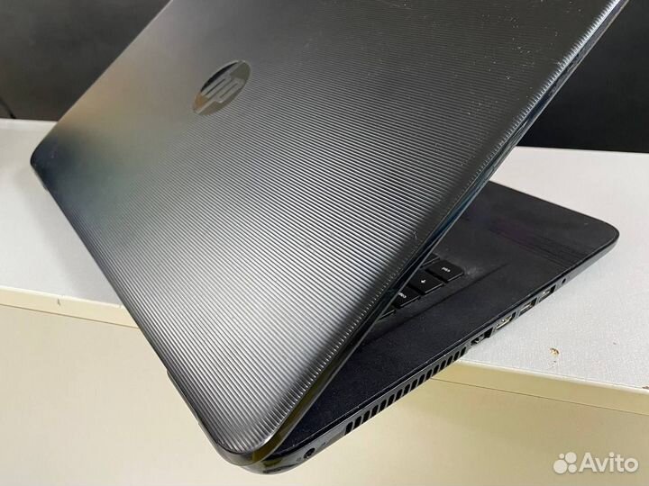 Ноутбук HP Pentium / R5 M330 / SSD 256GB