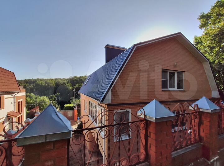 Коттедж 302,9 м² на участке 18,9 сот.