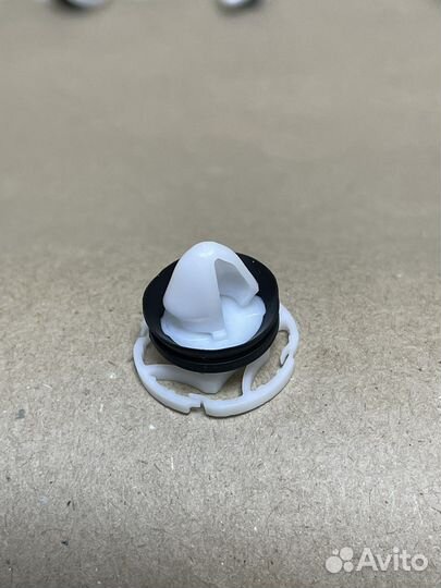 10шт. Клипса дверной обшивки Renault новые