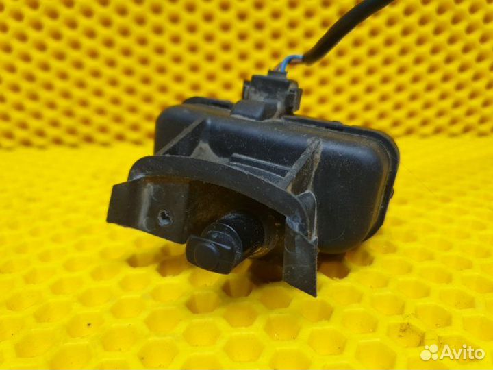 Сервопривод лючка бензобака Skoda Superb лифтбек 2