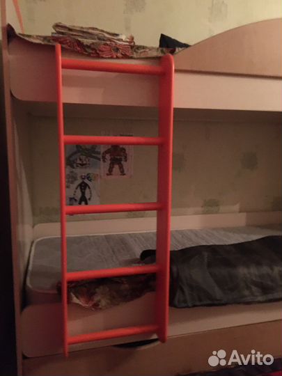 Детская кровать с матрасоми все чистое