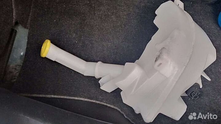 Бачок стеклоомывателя мазда 3 новый