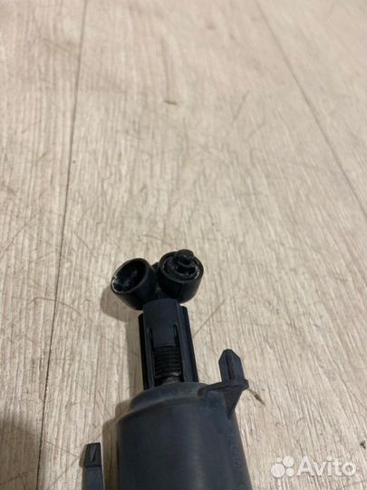 Форсунка омывателя фар Mercedes Benz E350 W212