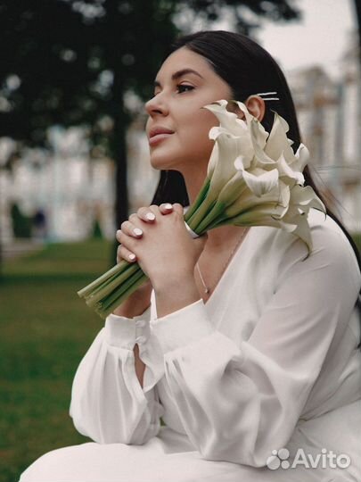 Букет невесты каллы белые