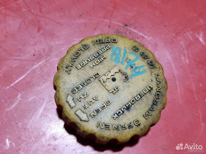 Крышка расширительного бачка Opel Vectra B