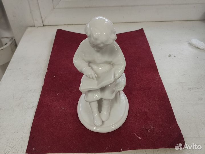 Статуэтка СССР фарфоровая Юный Ленин