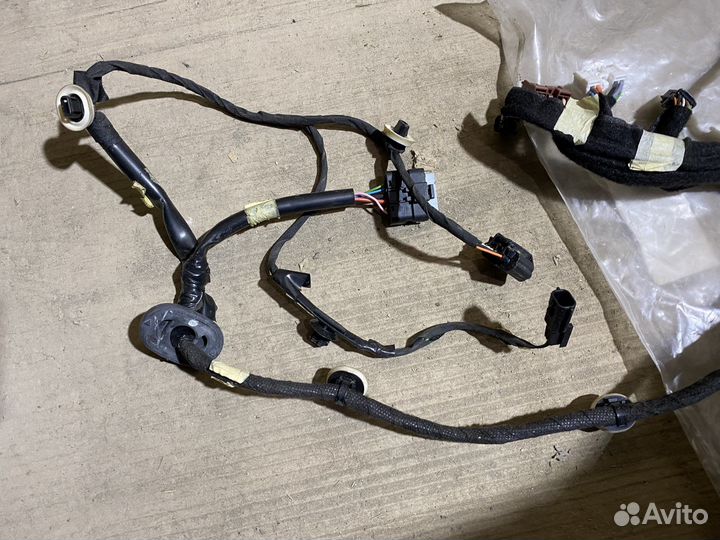 Проводка двери передней левой Renault Arkana