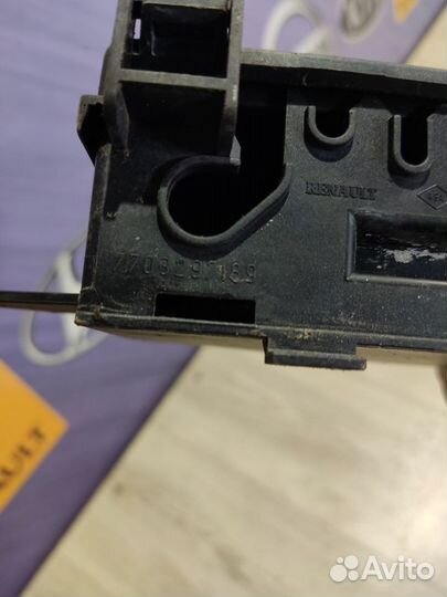 Блок предохранителей Renault megane 1