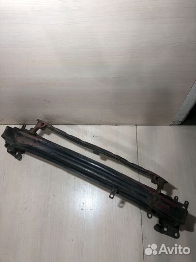 Усилитель переднего бампера Шкода Октавия А5