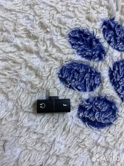 Адаптер разветвитель на iPhone