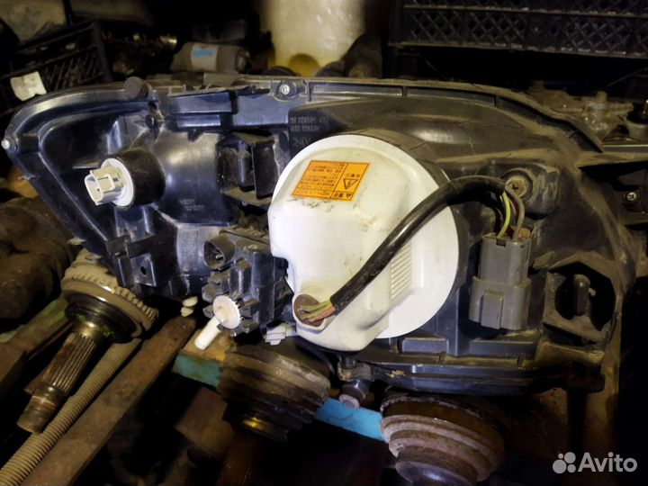 Subaru legacy BH5 Фара передняя левая