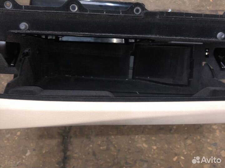 Вещевой ящик BMW 5 Серии F10 F11