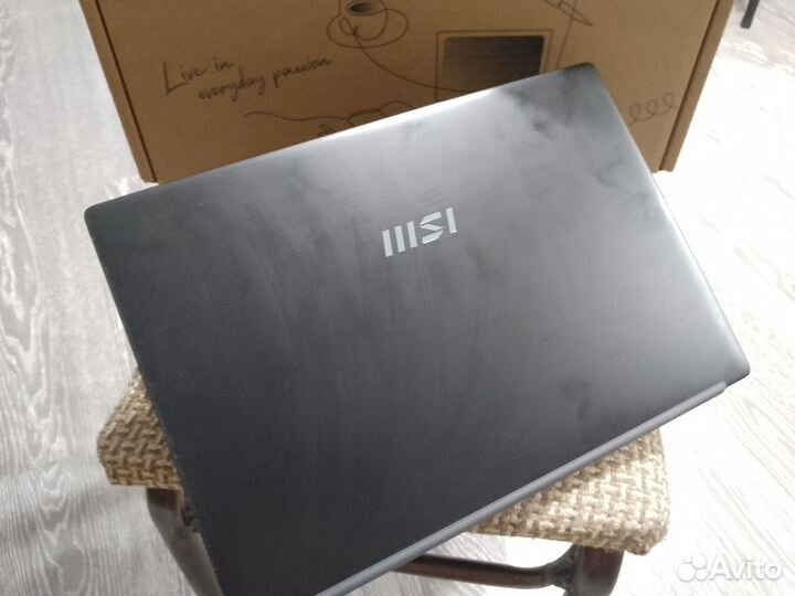 Ноутбук msi Modern 14 c5m-011xru