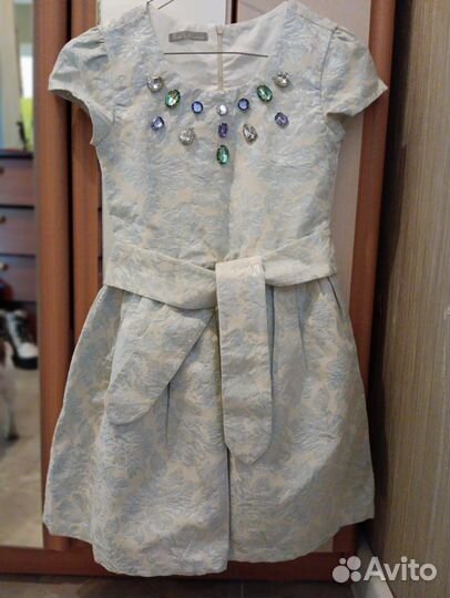 Платье нарядное, производство Италия