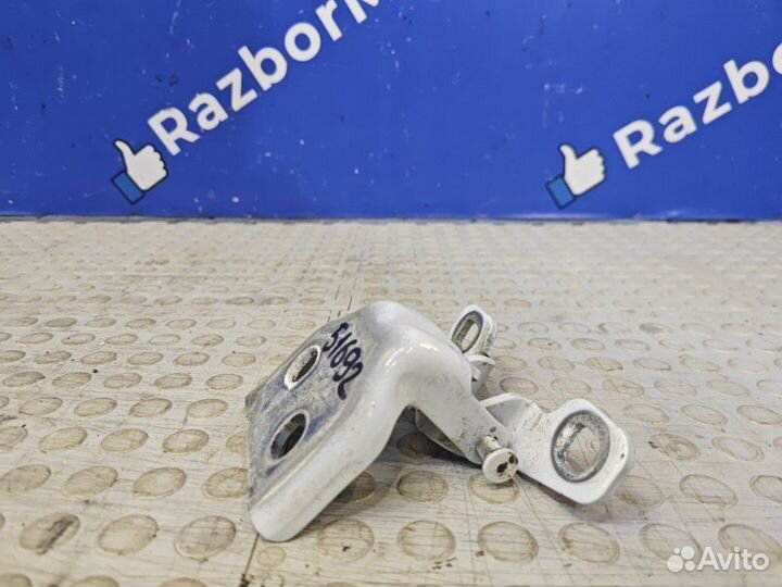 Петля двери правая Renault Kaptur
