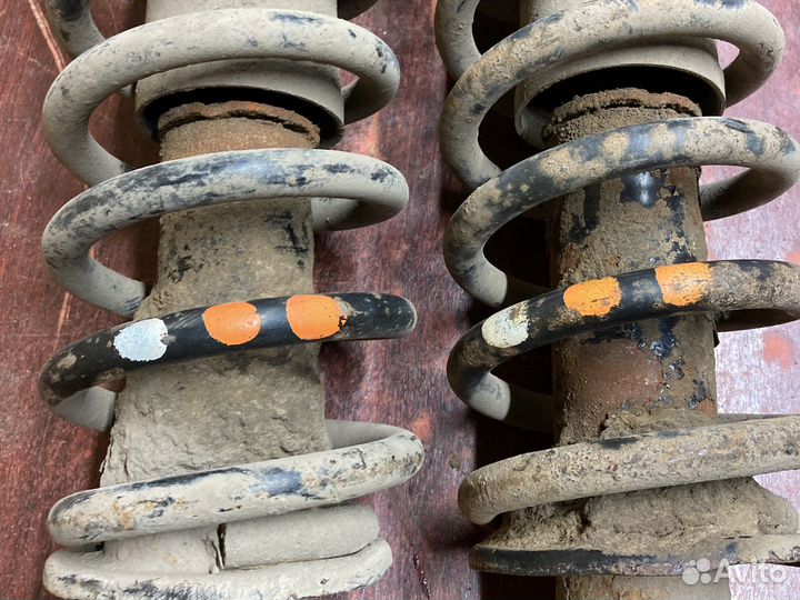 Задние стойки ауди 100 С4