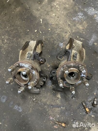 Передние кулаки Ford Focus 2