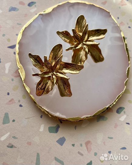 Серьги листья новые