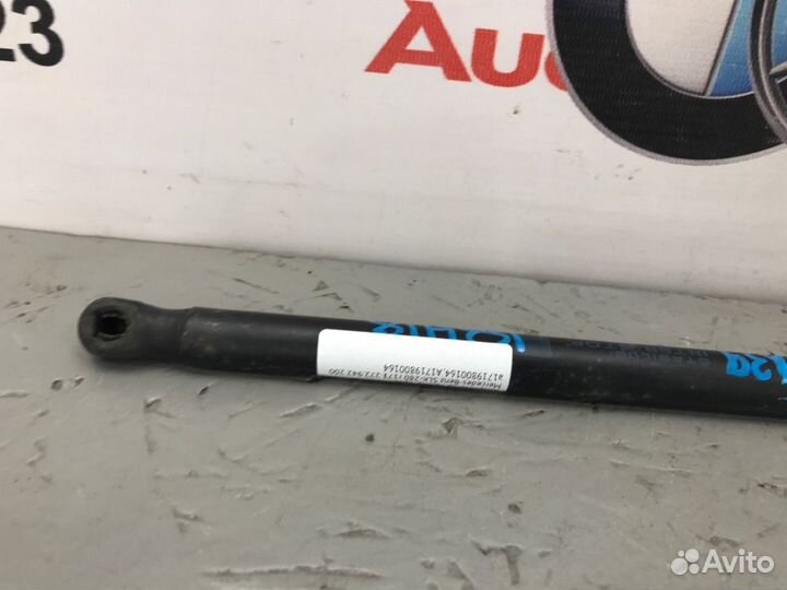 Амортизатор капота правый Mercedes-Benz Slk-280