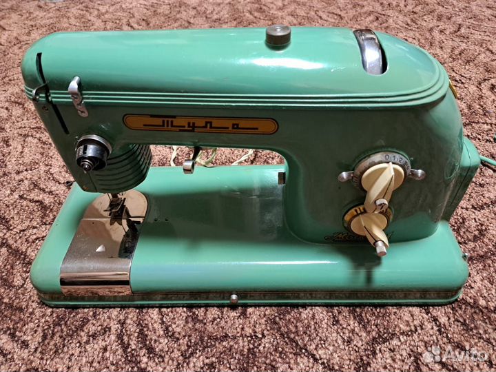 Швейная машина 