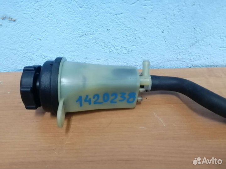 Бачок гур на fоrd focus 2