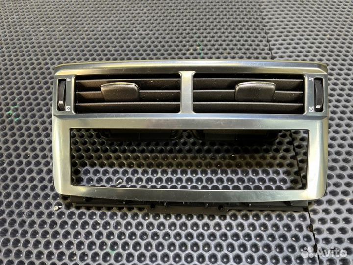 Дефлектор воздушный зад. Lexus Lx570