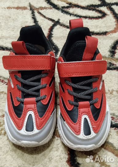 Кроссовки детские бу 29р