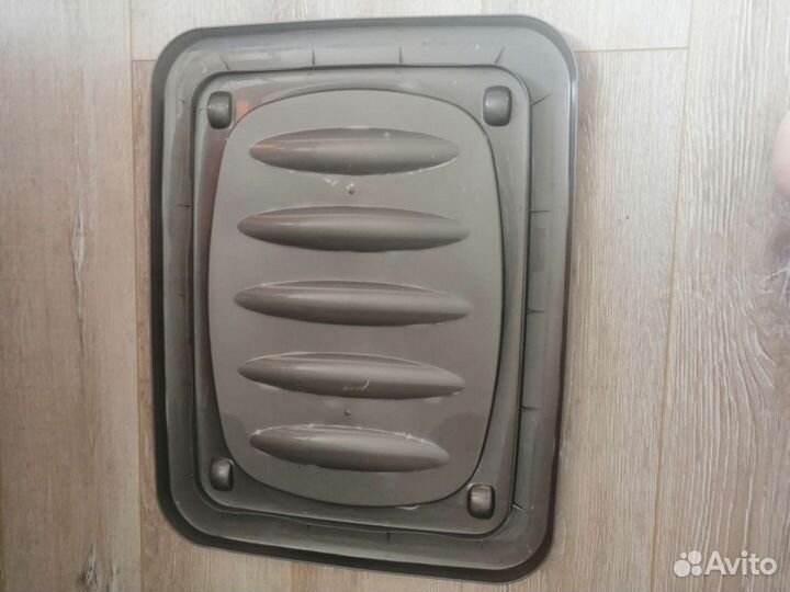 Крышка от контейнера