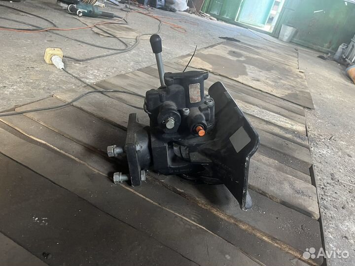 Тягово-сцепное устройство