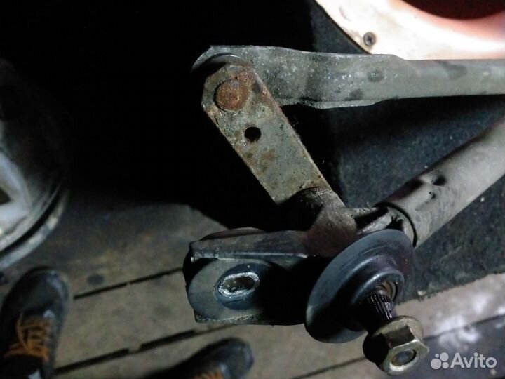 Трапеция стеклоочистителей Volkswagen Passat5+