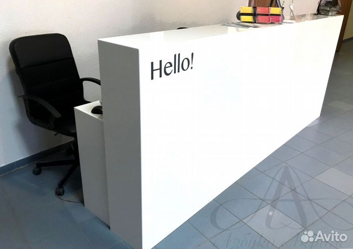 Ресепшн для бара кварцевого агломерата