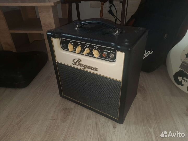 Ламповый гитарный комбоусилитель