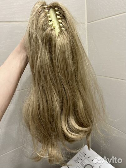 Шиньон и волосы на заколках