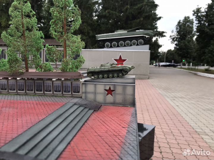 Журнальный столик с диорамой Вечного огня