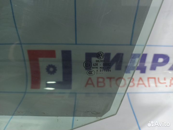 Стекло двери передней левой Volkswagen Passat B6 3
